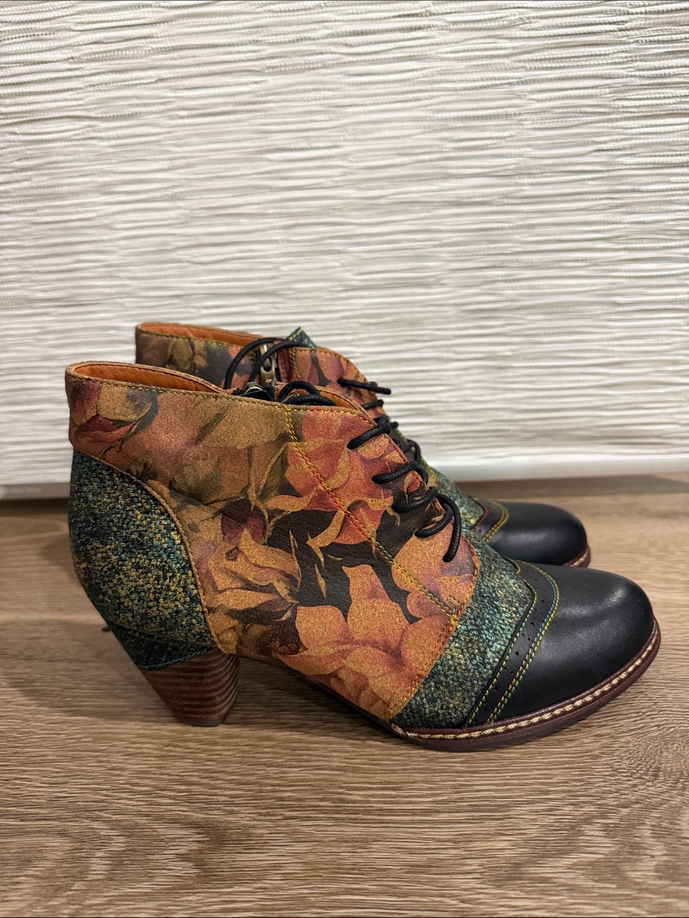 L’Artiste Floral Multicolor leather Lace-Up Ankle Boots for Women Size 40